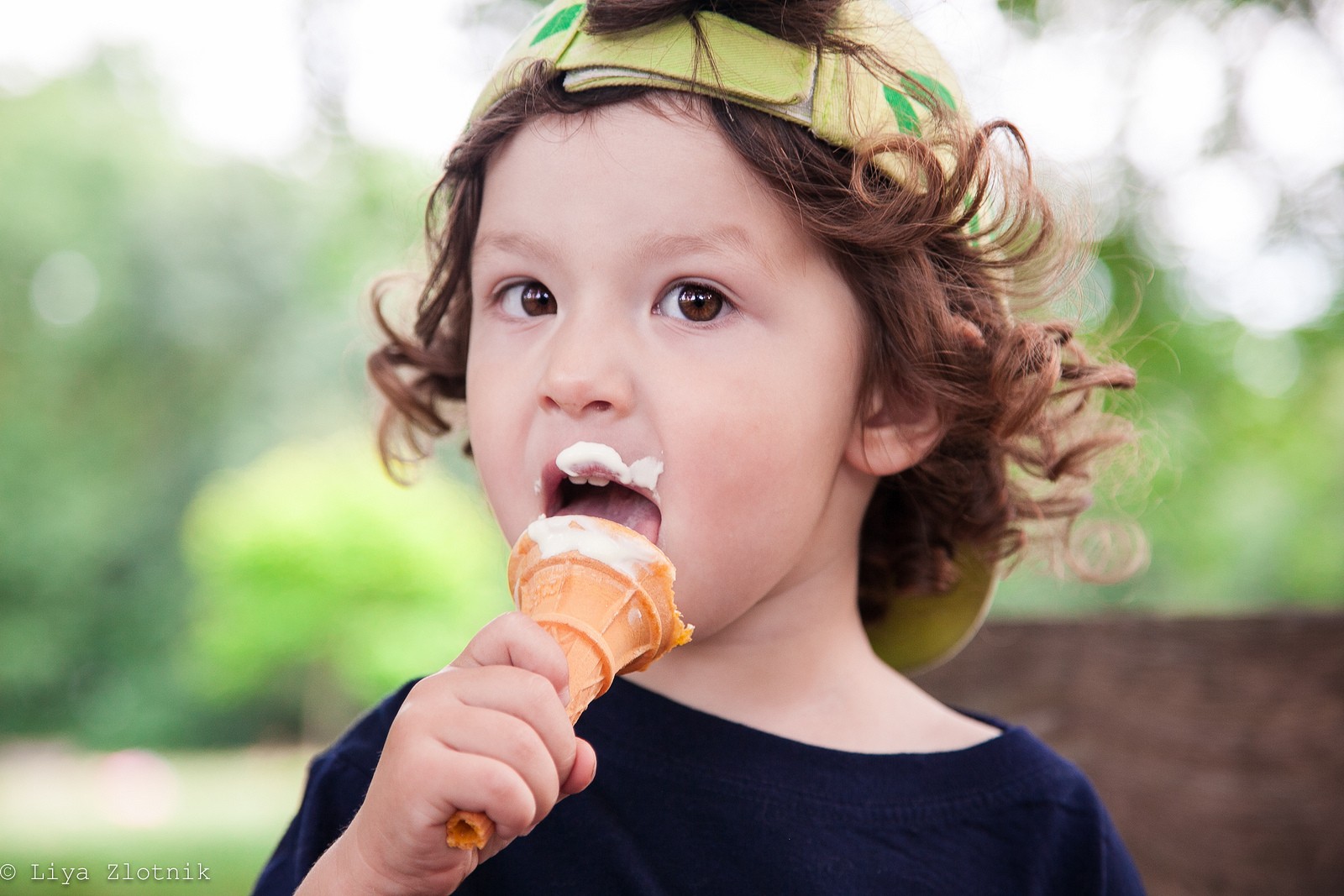 boy-eating-ice-cream-london-photo.jpg